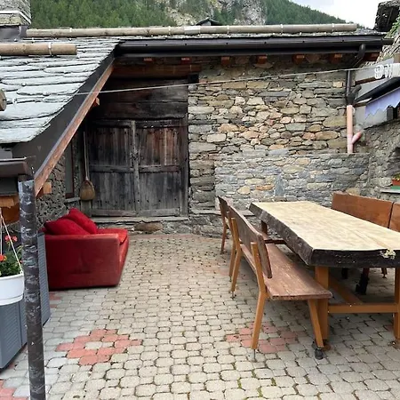 Grandze Du Pleiney Holiday home *